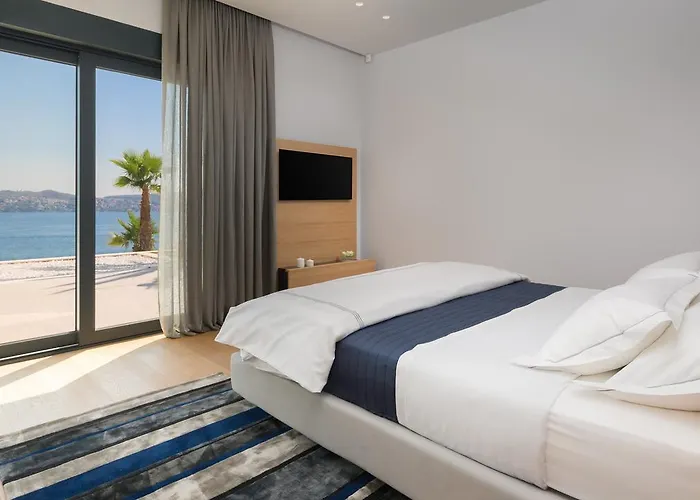 Villa Ultraluxury Elyzeum With Heated Pool Trogir