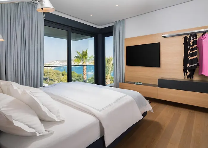 Villa Ultraluxury Elyzeum With Heated Pool Trogir