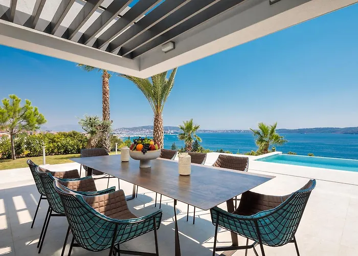 Ultraluxury Elyzeum With Heated Pool Villa *