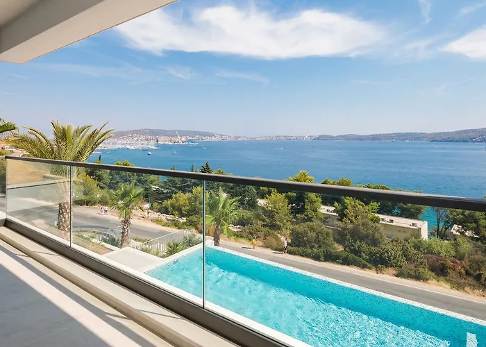 Ultraluxury Elyzeum With Heated Pool * Trogir