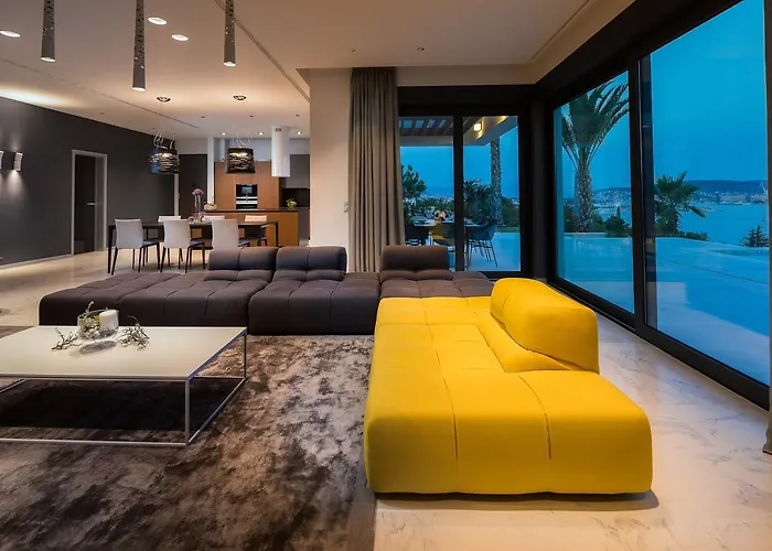 Villa Ultraluxury Elyzeum With Heated Pool Trogir