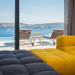 Ultraluxury Elyzeum With Heated Pool Villa Trogir