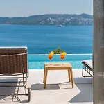 Ultraluxury Elyzeum With Heated Pool