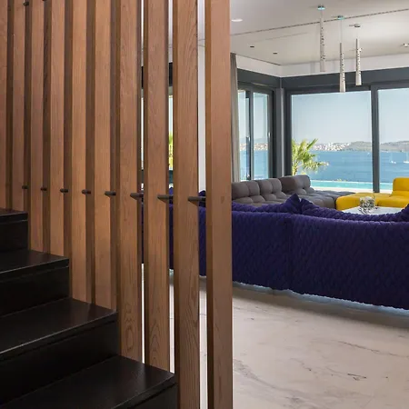 Вілла Ultraluxury Elyzeum With Heated Pool *