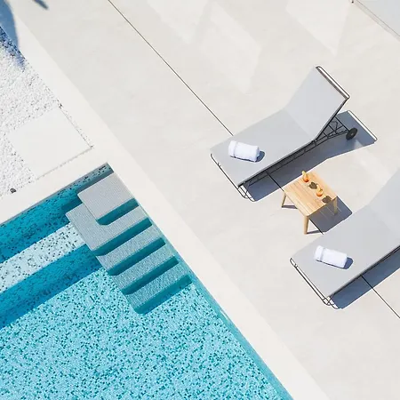 Ultraluxury Elyzeum With Heated Pool Willa