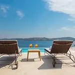 Ultraluxury Elyzeum With Heated Pool Βίλα Τρογκίρ